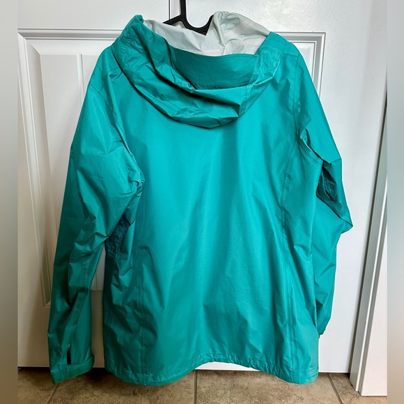 Patagonia women’s torrentshell rain jacket - Picture 2 of 7